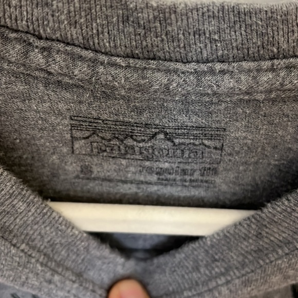 Patagonia Graphic Tee - Picture 3 of 3